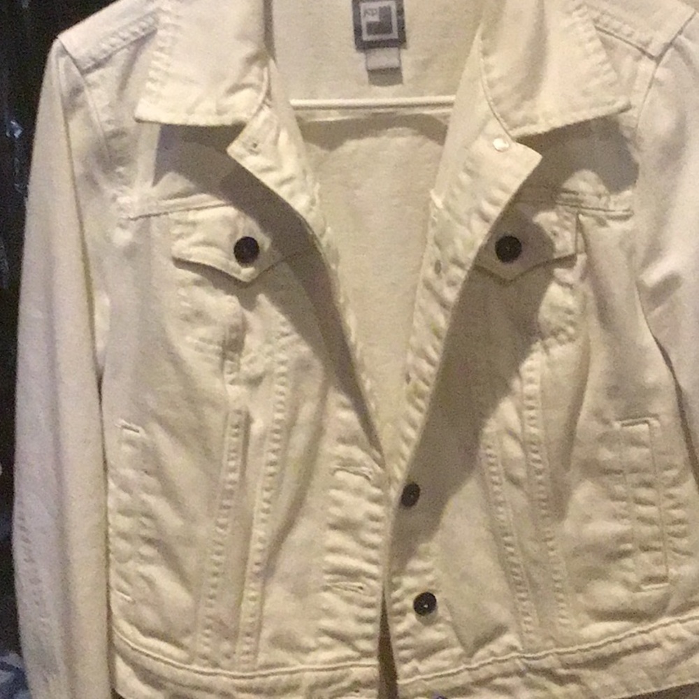 Women’s jean jacket